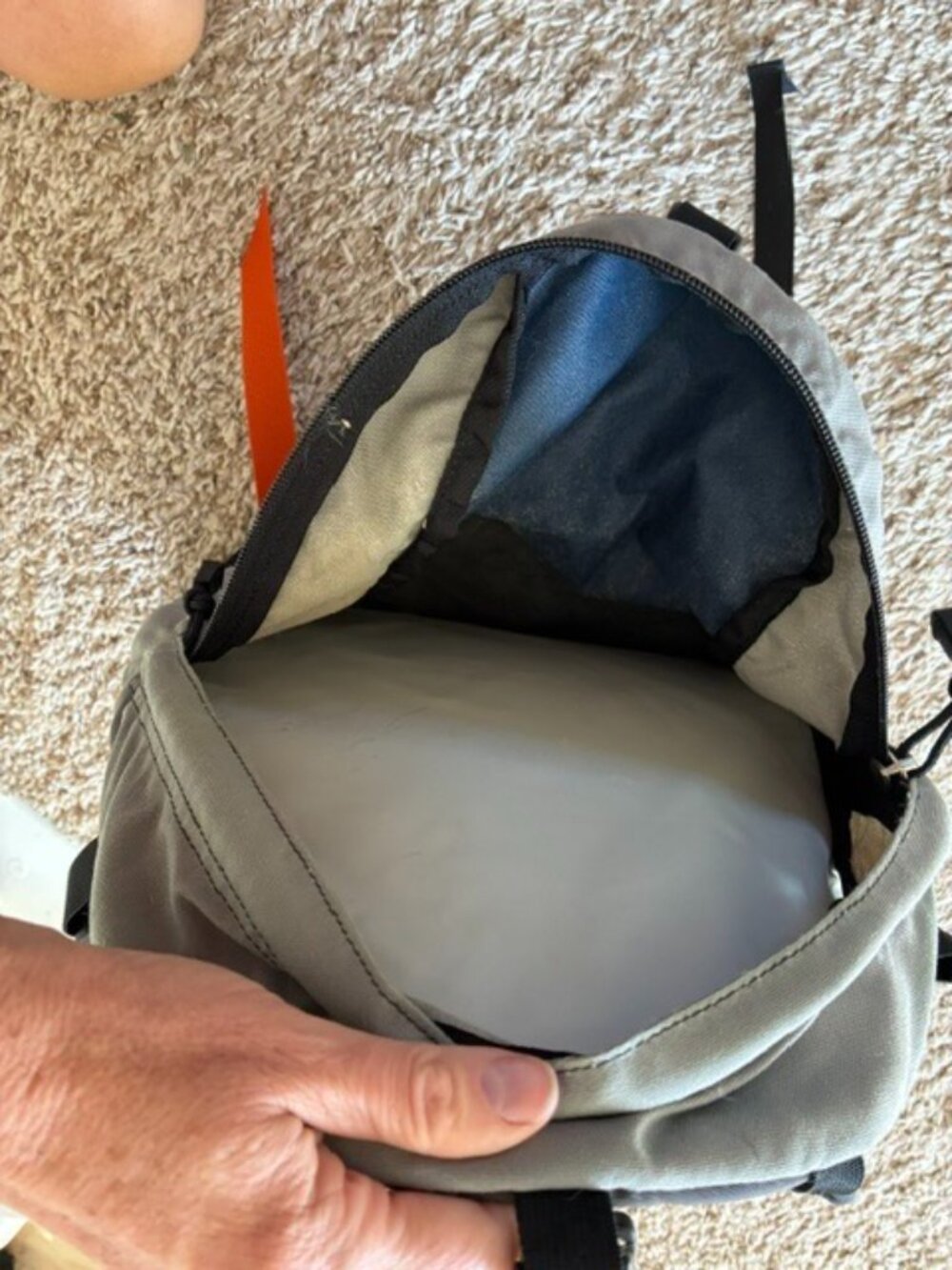 North Face Back pack - Picture 3 of 3